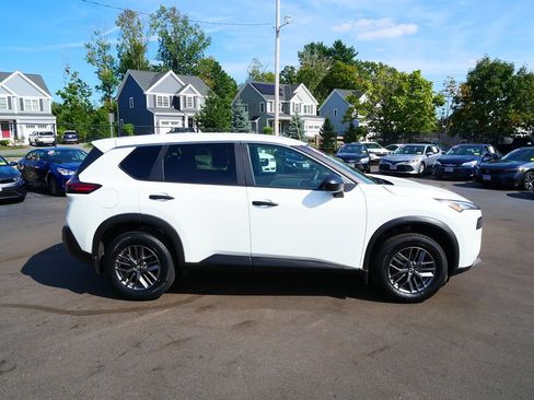 Used 2023 Nissan Rogue S AWD/4WD image 6