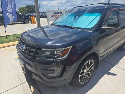 Used 2017 Ford Explorer Sport w/ Equipment Group 401A AWD/4WD image 4