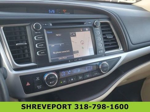 Used 2019 Toyota Highlander XLE FWD image 25