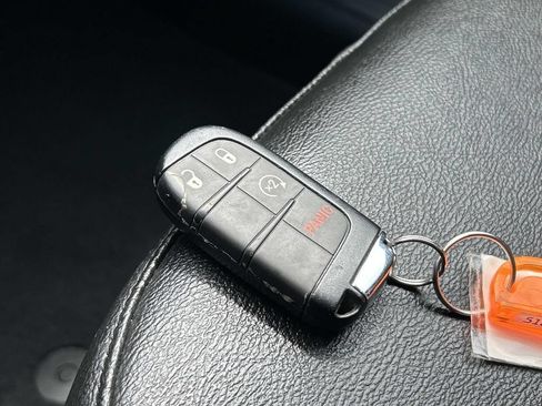 Used 2025 Jeep Compass Limited AWD/4WD image 33