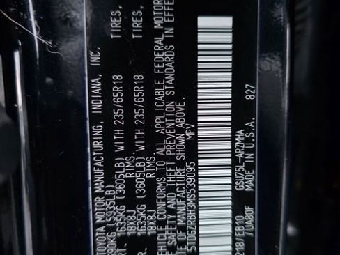 Used 2021 Toyota Highlander XLE AWD/4WD image 29