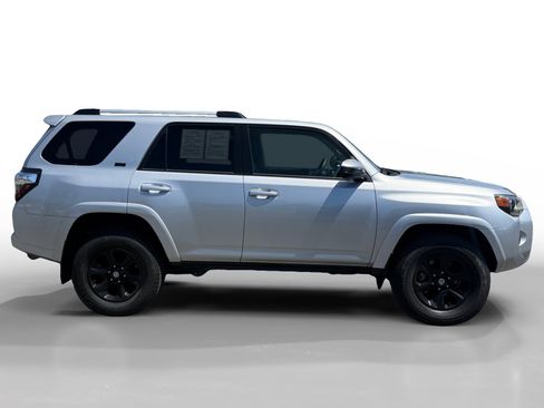 Used 2022 Toyota 4Runner SR5 AWD/4WD image 6