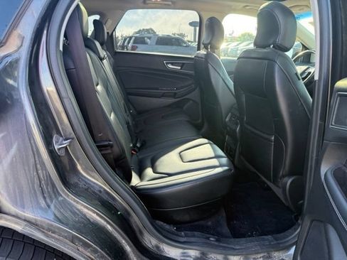 Used 2018 Ford Edge Titanium w/ Equipment Group 301A AWD/4WD image 14