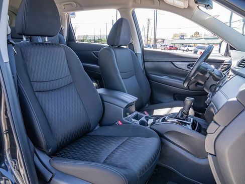 Used 2019 Nissan Rogue SV image 21