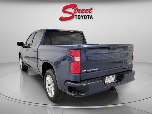 Used 2022 Chevrolet Silverado 1500 Custom w/ Safety Confidence Package RWD image 2