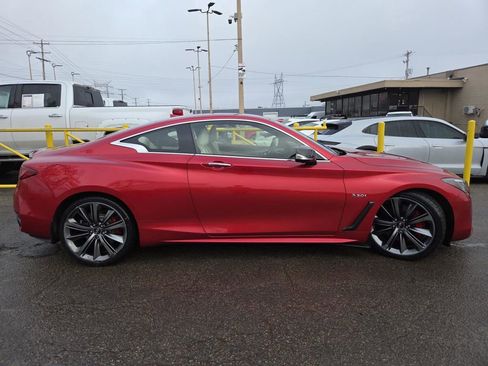 Used 2018 INFINITI Q60 Red Sport 400 w/ Pro Active Package image 16
