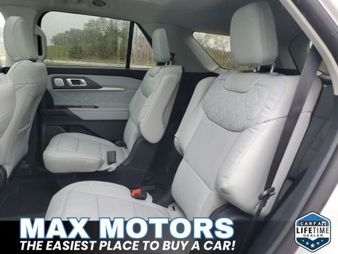 New 2026 Ford Explorer Platinum w/ LUX Leather Package image 18