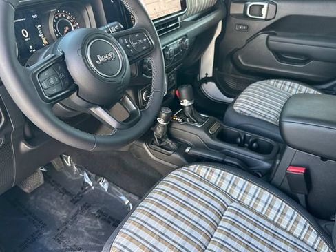 New 2026 Jeep Gladiator Sport AWD/4WD image 9