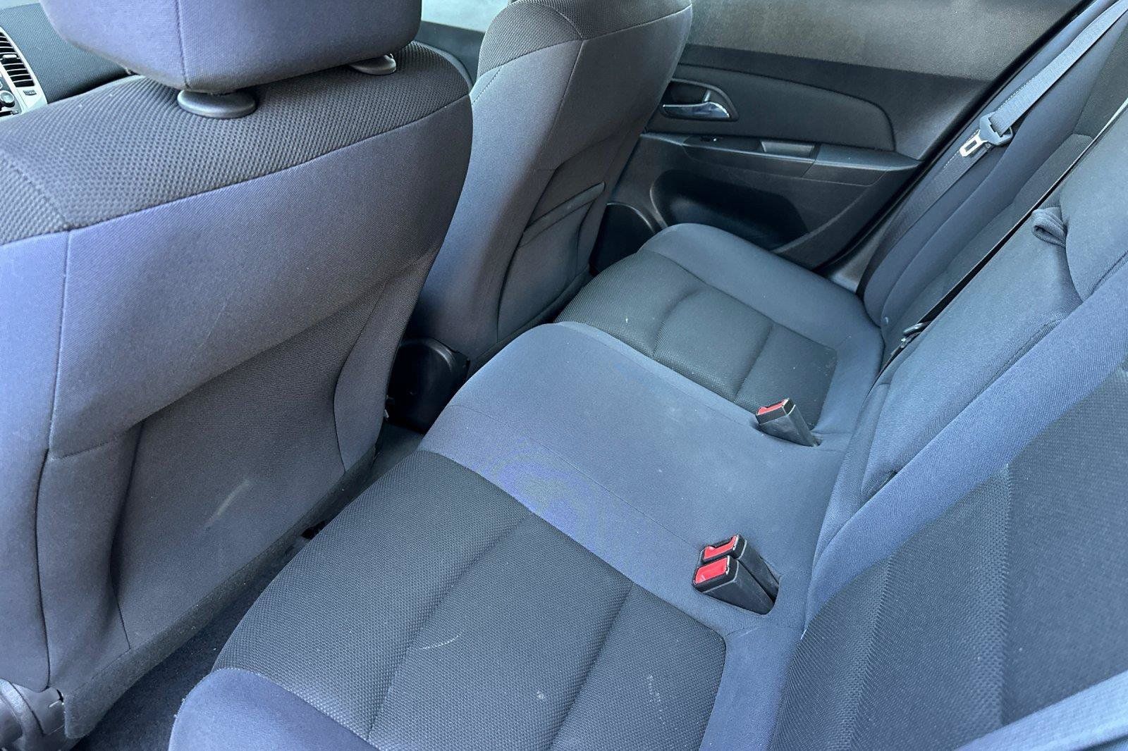 Used 2016 Chevrolet Cruze LT FWD image 12