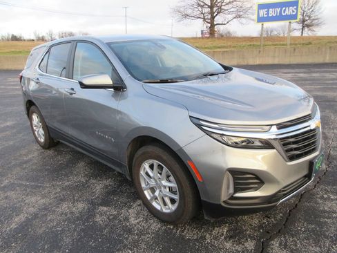 Used 2024 Chevrolet Equinox LT w/ LPO, Floor Liner Package image 7