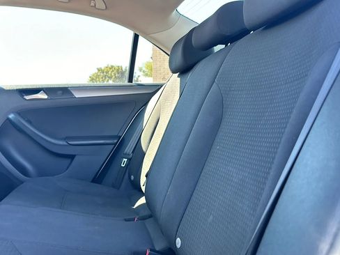 Used 2015 Volkswagen Jetta TDI S image 5