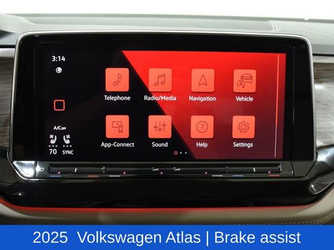Used 2025 Volkswagen Atlas SEL AWD/4WD image 17