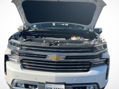 Used 2019 Chevrolet Silverado 1500 High Country w/ Technology Package AWD/4WD image 40