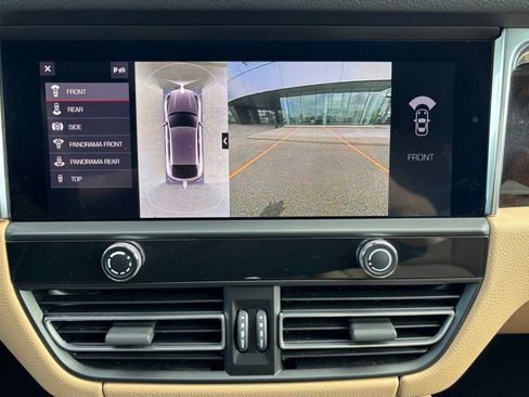 Certified 2026 Porsche Macan AWD/4WD image 33