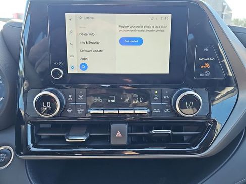 Used 2024 Toyota Highlander LE image 26