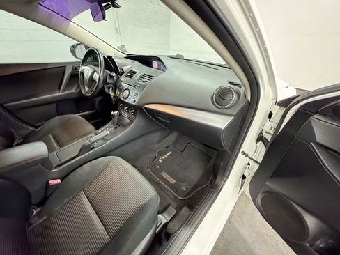 Used 2012 MAZDA MAZDA3 i Touring image 24