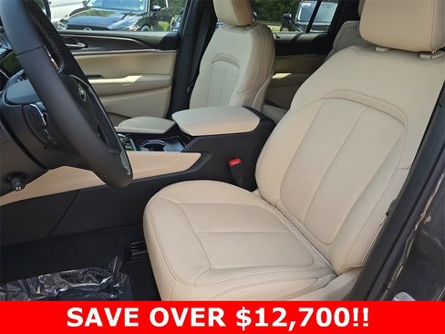 New 2025 Jeep Grand Cherokee L Limited w/ Luxury Tech Group II image 16