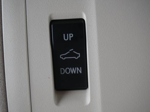 Used 2018 Lexus ES 350 w/ Luxury Package w/Wood Trim image 24