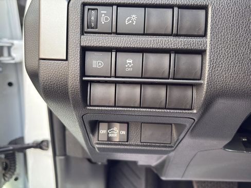 Used 2025 Toyota Tacoma TRD Off-Road AWD/4WD image 7