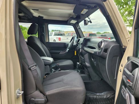 Used 2017 Jeep Wrangler Unlimited Sport w/ Quick Order Package 24S AWD/4WD image 40