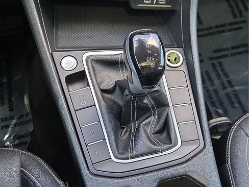 Used 2023 Volkswagen Jetta SE FWD image 18