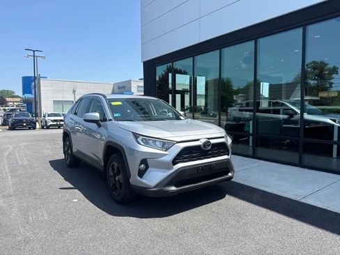 Used 2019 Toyota RAV4 XLE w/ Convenience Package AWD/4WD image 1