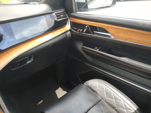 Used 2022 Jeep Grand Wagoneer Series III w/ Rear Seat Video Group 1 AWD/4WD image 21