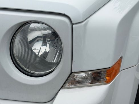 Used 2016 Jeep Patriot Sport AWD/4WD image 11