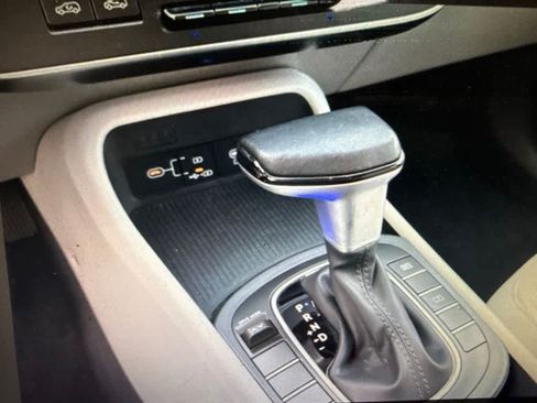 Used 2025 Hyundai Kona SEL FWD image 17