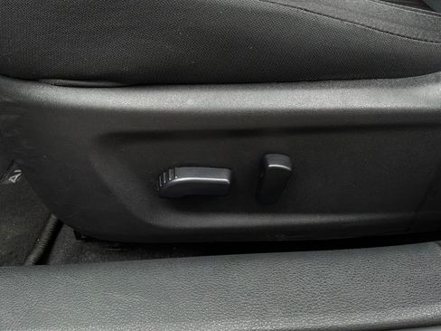 Used 2025 Nissan Altima 2.5 SV FWD image 10