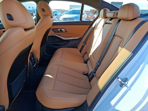 Used 2022 BMW 330i xDrive Sedan w/ M Sport Package image 10