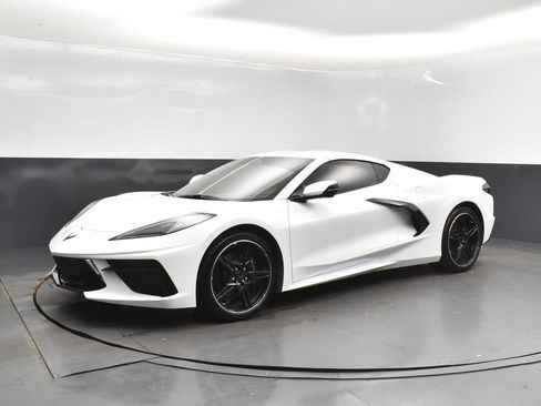 Used 2025 Chevrolet Corvette Stingray Coupe w/ 1LT image 3