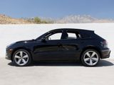 Used 2025 Porsche Macan image 2