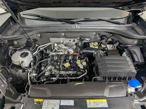 Used 2024 Volkswagen Atlas Cross Sport SE FWD image 30