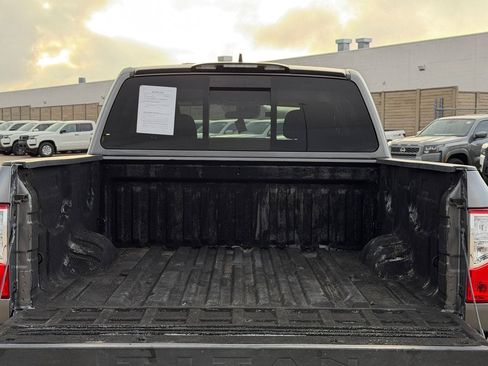 Used 2022 Nissan Titan SV RWD image 39