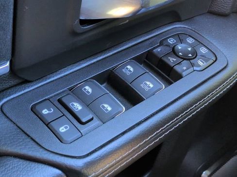 Used 2025 RAM 2500 Laramie image 32