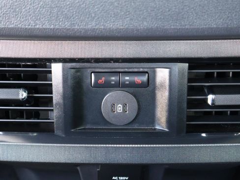 Used 2026 Ford F250 Platinum w/ Tremor Off-Road Package image 18