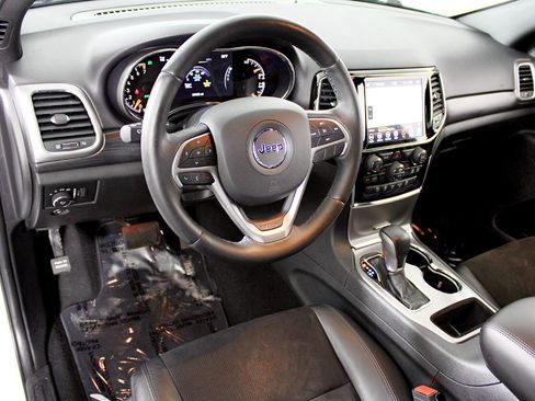 Used 2020 Jeep Grand Cherokee Altitude image 20