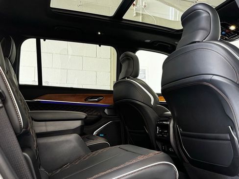 Used 2024 Jeep Grand Cherokee L Summit image 9