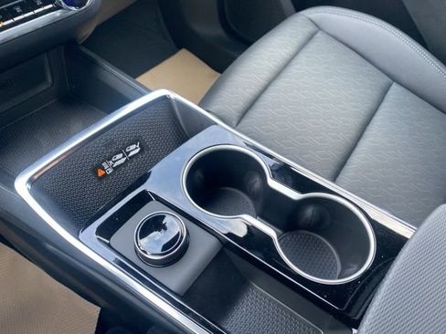 New 2026 Chevrolet Equinox LT w/ Convenience Package II image 14