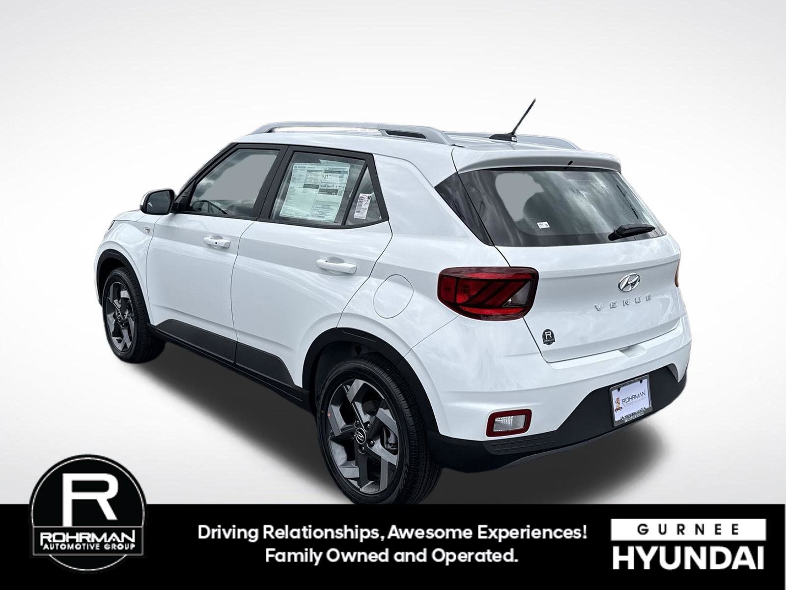 Used 2026 Hyundai Venue SEL FWD image 6