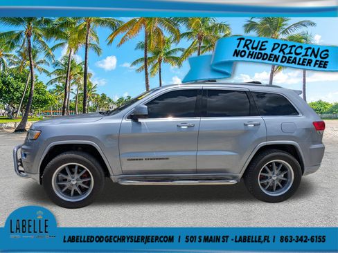 Used 2018 Jeep Grand Cherokee Laredo AWD/4WD image 7