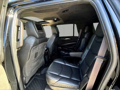 Used 2017 Cadillac Escalade Platinum AWD/4WD image 23