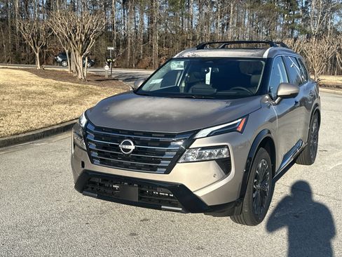 New 2026 Nissan Rogue Platinum w/ Platinum Premium Package AWD/4WD image 1