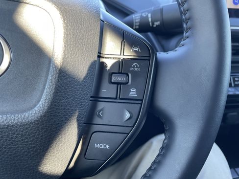 Used 2025 Toyota Prius LE image 19