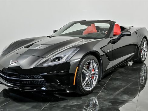 Used 2016 Chevrolet Corvette Stingray Convertible w/ 2LT Preferred Equipment Group RWD image 5