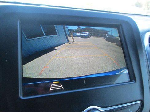 Used 2019 Chevrolet Equinox LT w/ LPO, Cargo Package FWD image 17