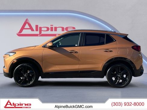 Used 2024 Buick Encore GX Sport Touring image 2