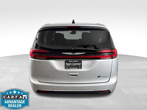 Used 2024 Chrysler Pacifica Limited FWD image 6
