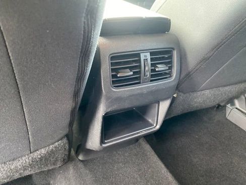 Used 2021 Nissan Rogue S image 18